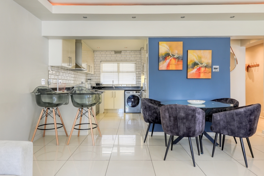 2 Bedroom Property for Sale in Sea Point Western Cape